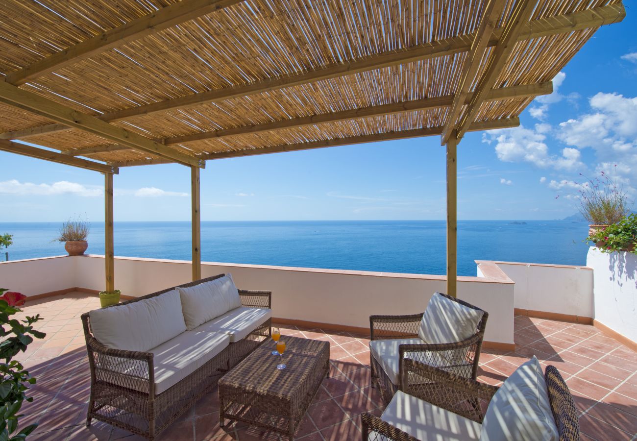 Casa a Praiano - Casa Sunset - Terrazza panoramica con vista su Positano e Capri 