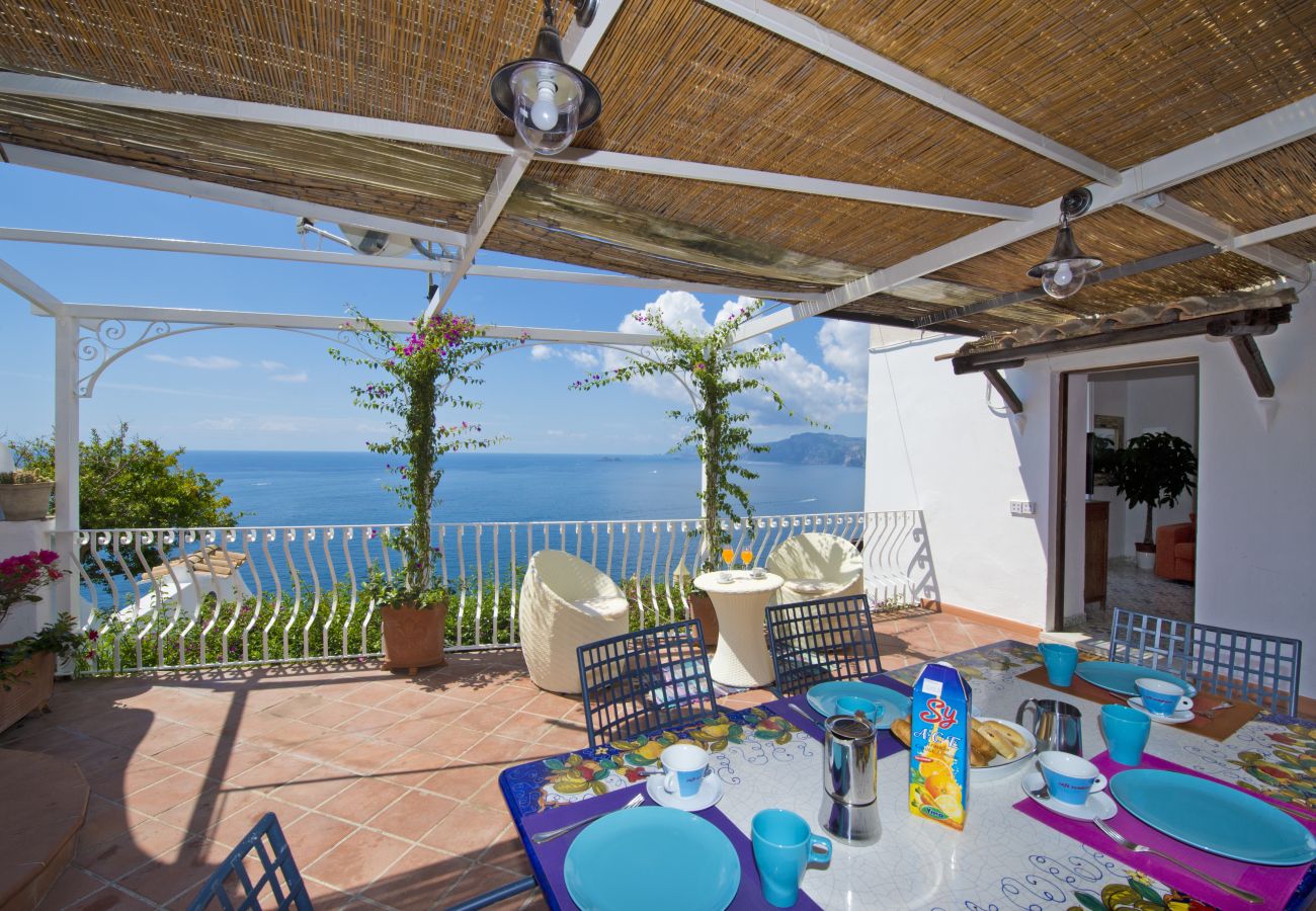 Casa a Praiano - Casa Sunset - Terrazza panoramica con vista su Positano e Capri 