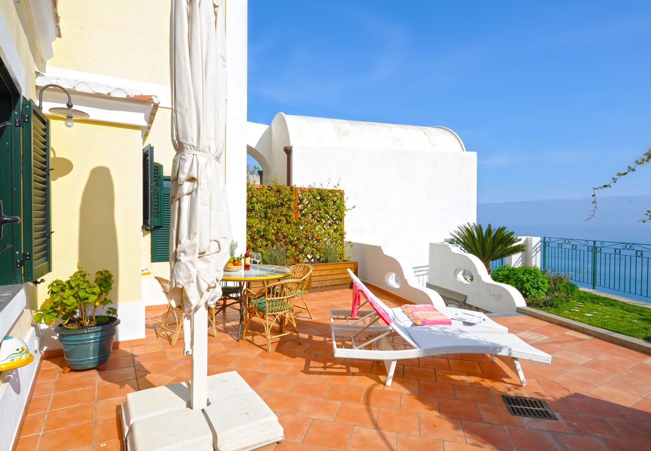 Villa a Praiano - Casa Alessia - Grande terrazza sul mare, ideale per famiglie