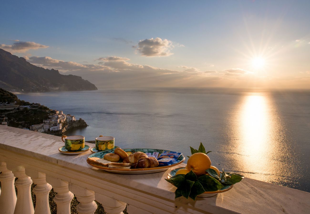 Villa a Pogerola - Villa Gioiello - Piscina vista mare con cromoterapia 