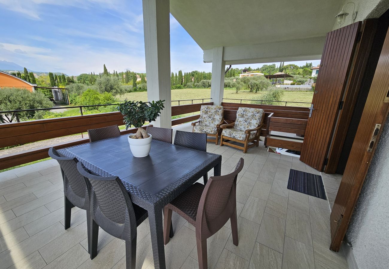 Villa a Lazise - Regarda - Villa Valesana con 3 camere, 2 bagni, giardino e piscina