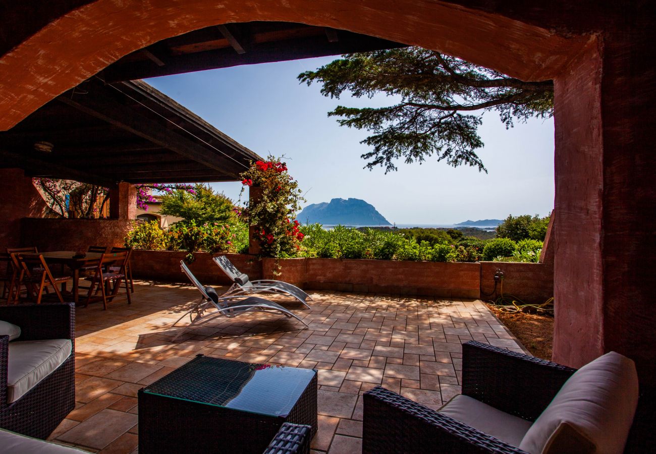 Villa Kalè - veranda vista mare perfetta per il relax, casa vacanze in Sardegna