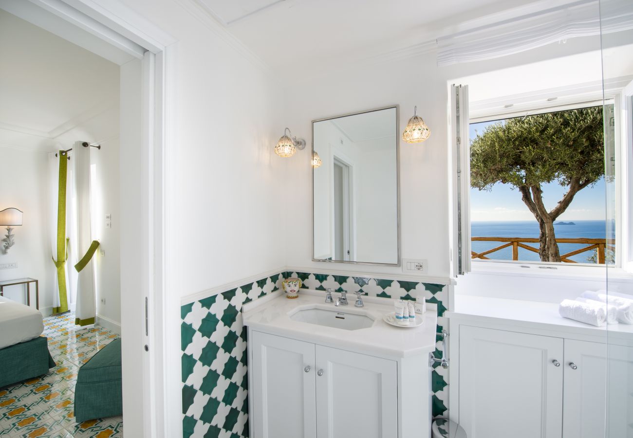 Villa a Praiano - Luxury Villa Malika - Vista Mozzafiato su Capri e Positano