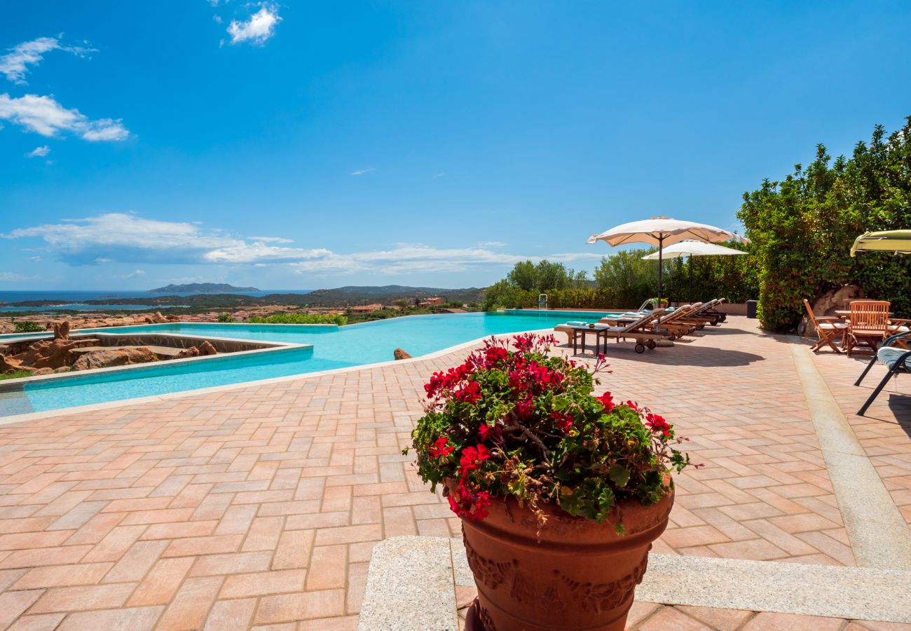 Villa Halliv - villa con piscina privata in affitto in Sardegna, casa vacanze Klodge