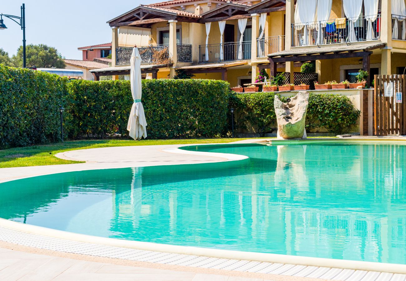 Appartamento a Olbia - Myrsine Viola - moderno flat con piscina, spiaggia