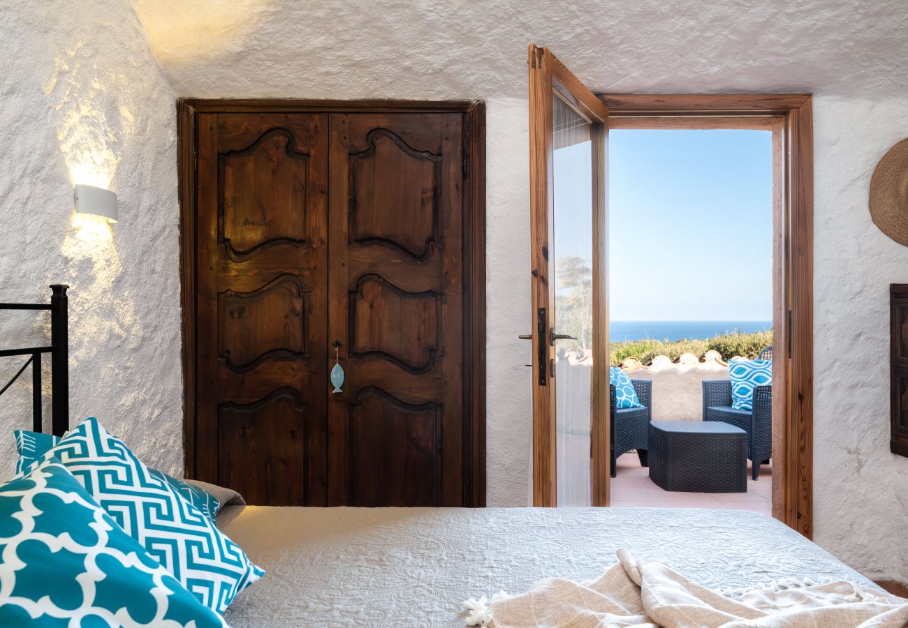 Villa Linda - camera da letto matrimoniale con vista mare, villa in affitto con idromassaggio in Costa Smeralda