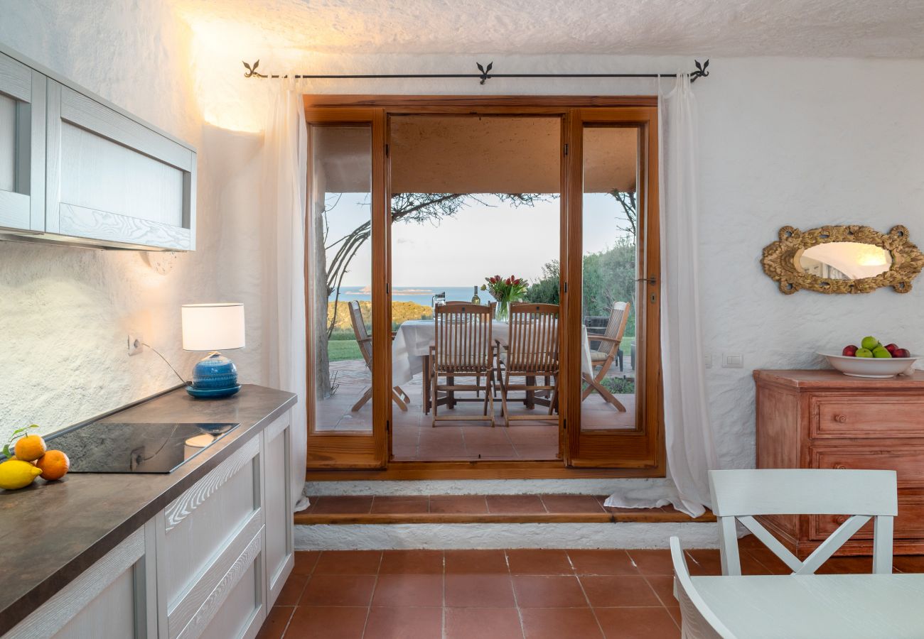 Villa Linda - cucina indipendente e ben attrezzata, villa di lusso in affitto in Costa Smeralda