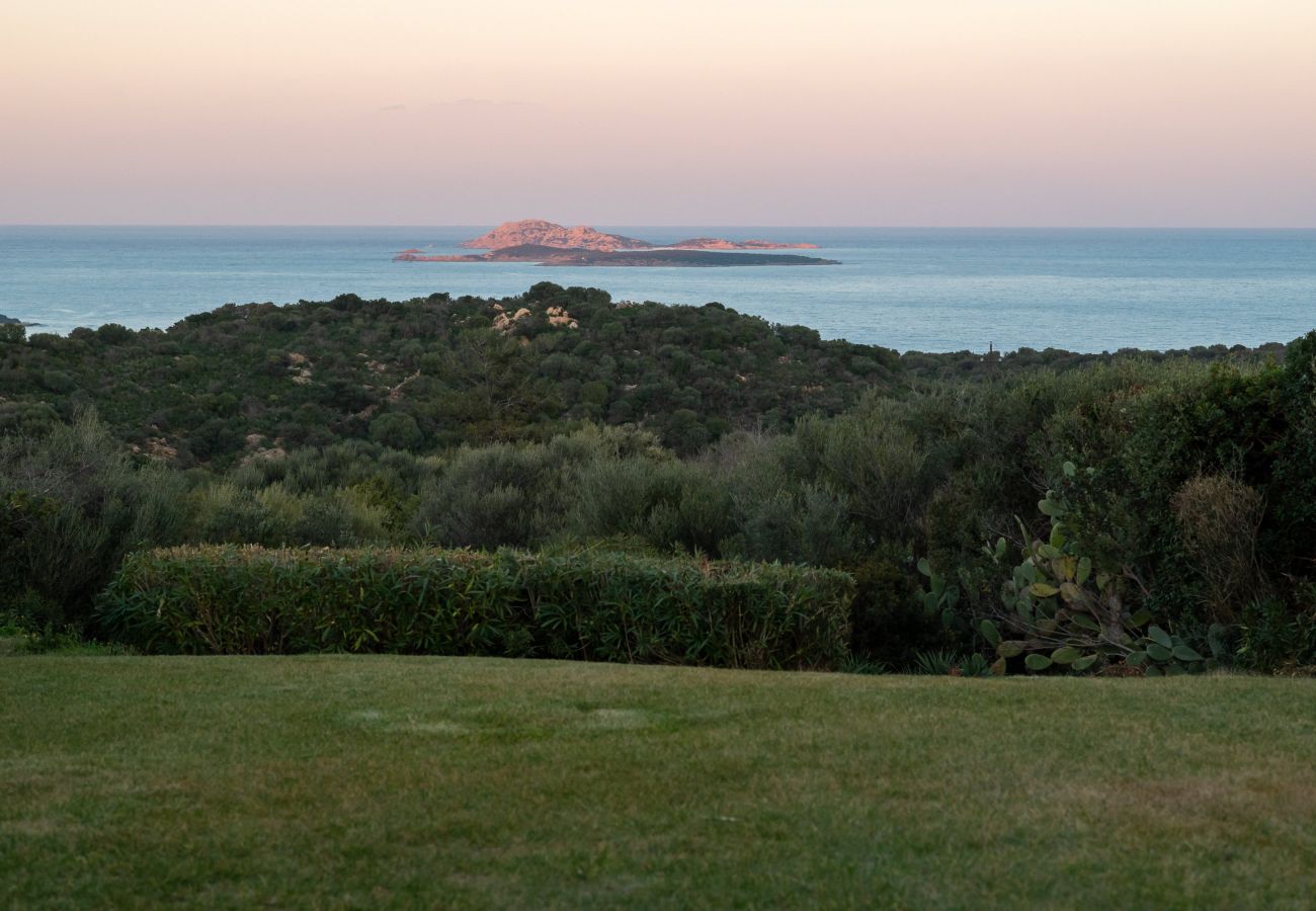 Villa a San Pantaleo - Villa Linda - tipico stazzo con vista panoramica San Pantaleo