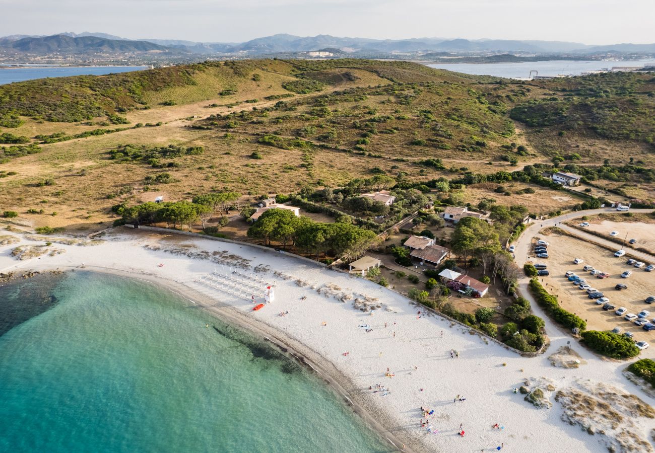 Villa a Olbia - Villa Bay Pine - accesso esclusivo sulla spiaggia di Pittulongu, wi-fi