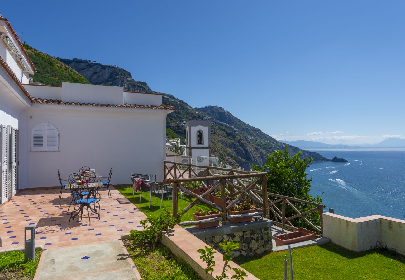 Casa a Praiano - Villa Euriclea - L'eleganza mediterranea nel cuore di Praiano