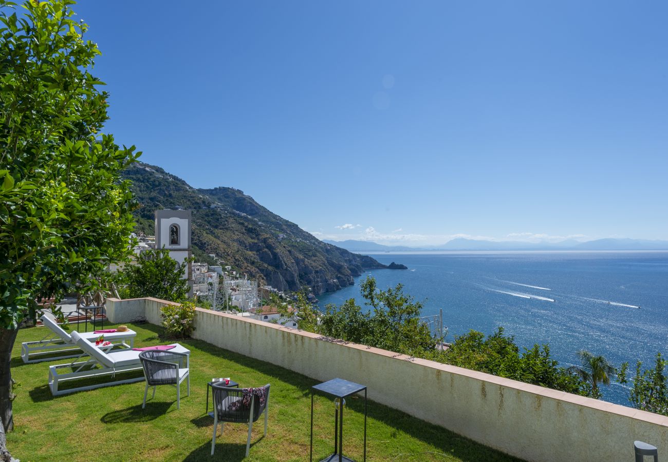 Casa a Praiano - Villa Euriclea - L'eleganza mediterranea nel cuore di Praiano