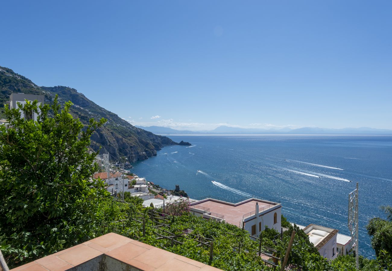 Casa a Praiano - Villa Euriclea - L'eleganza mediterranea nel cuore di Praiano