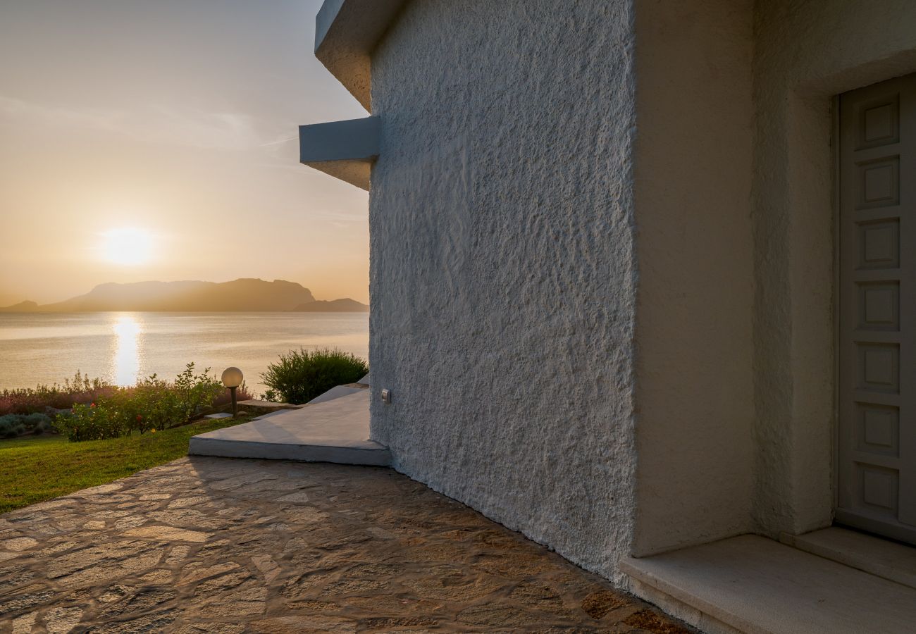 Villa Azul - giardino con vista mare in villa in affitto a Pittulongu