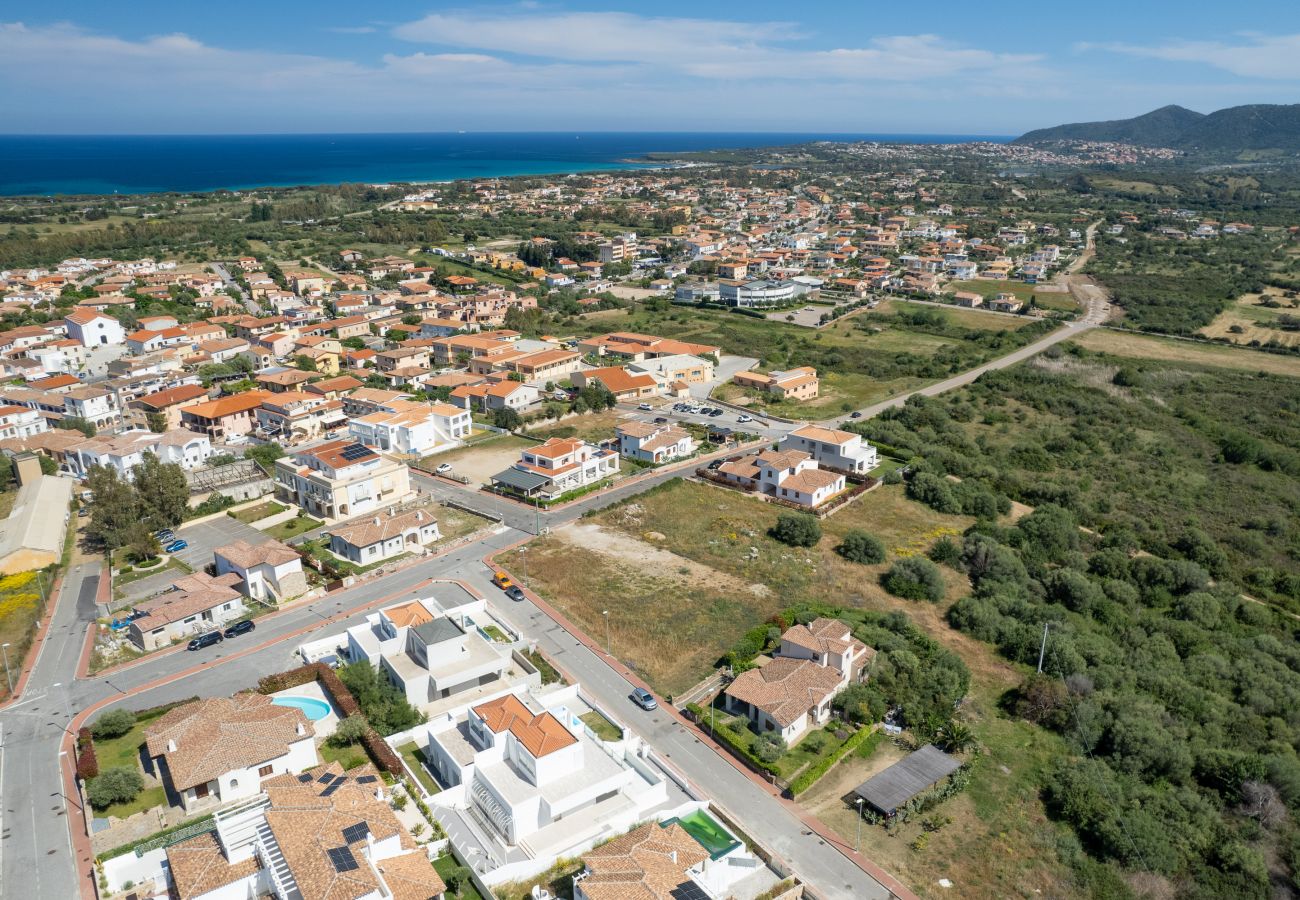 Villa Square - villa di lusso in affitto con piscina privata a Budoni