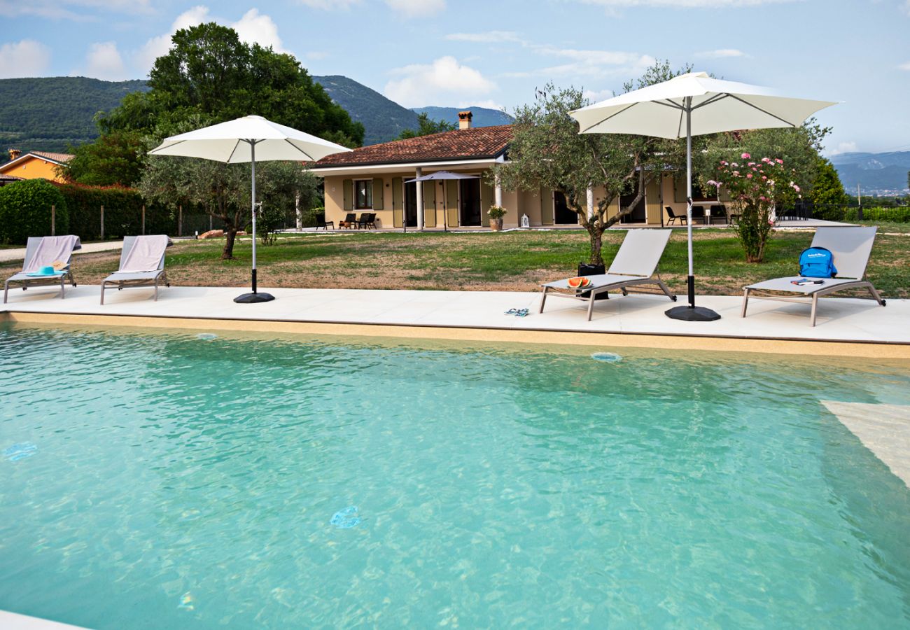 Villetta a Costermano - Regarda - Villa Ida, appartamento Rodole con piscina, aria condinata