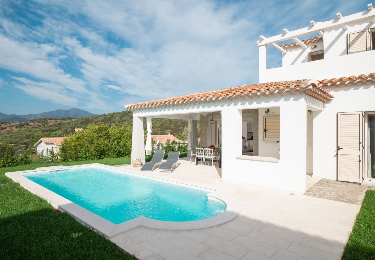 Bellevue 36E - villa in affitto con piscina privata e giardino in Sardegna