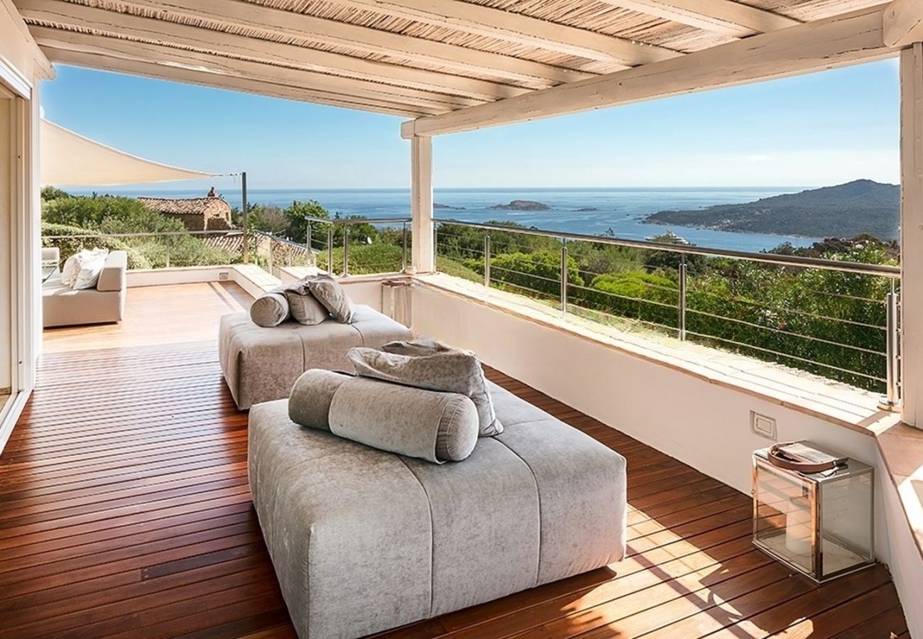 Villa Wave - Terrazza coperta con vista sul mare, villa in affitto in Costa Smeralda