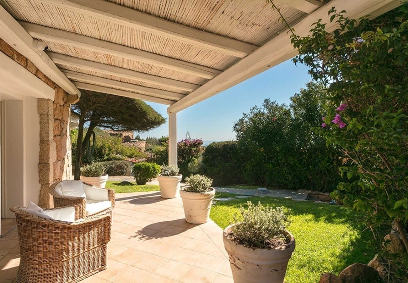 Villa a Porto Cervo - Villa Wave - raffinata villa con piscina e vista sul Pevero