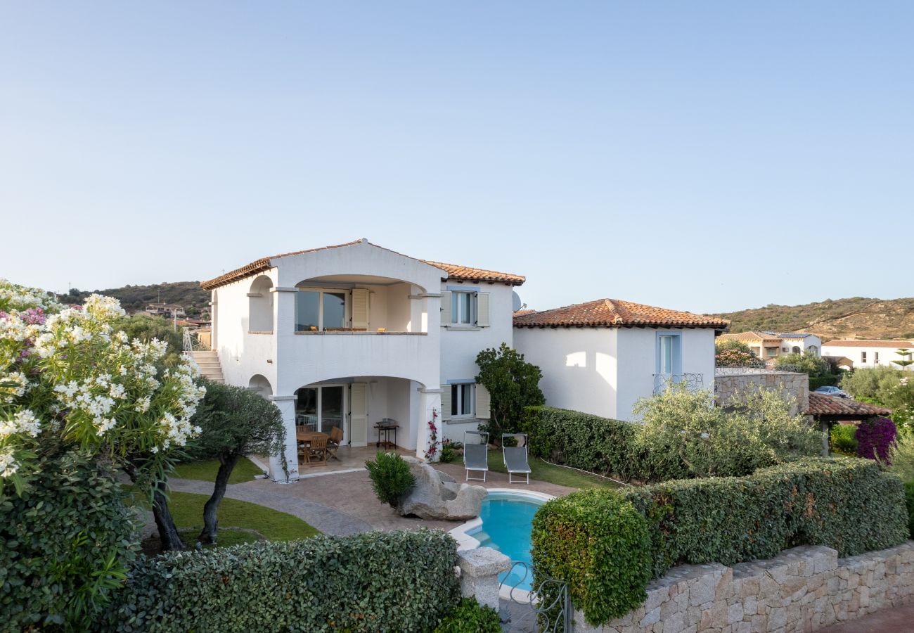 Villa Olive - Villa in affitto con piscina privata a San Teodoro, ideale per vacanze in Sardegna