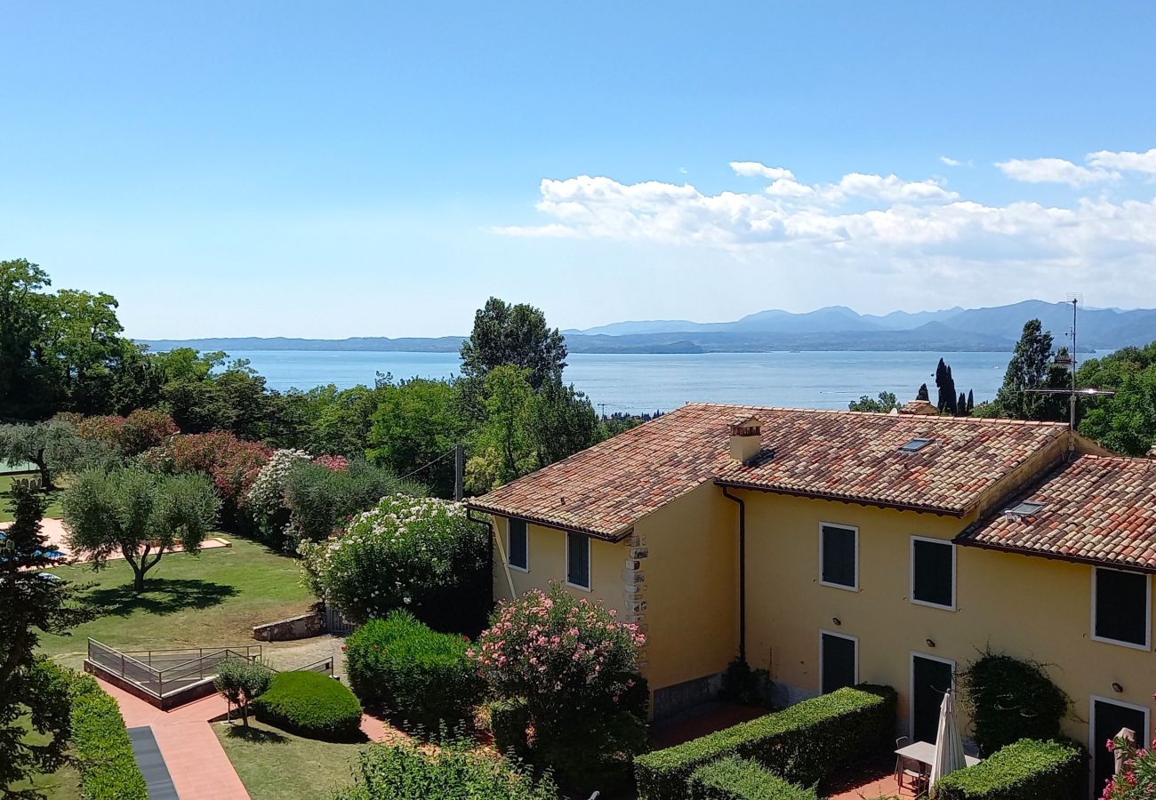 Appartamento a Bardolino - Regarda - Bilocale Antico Convento, residenza Paerno con piscina e tennis