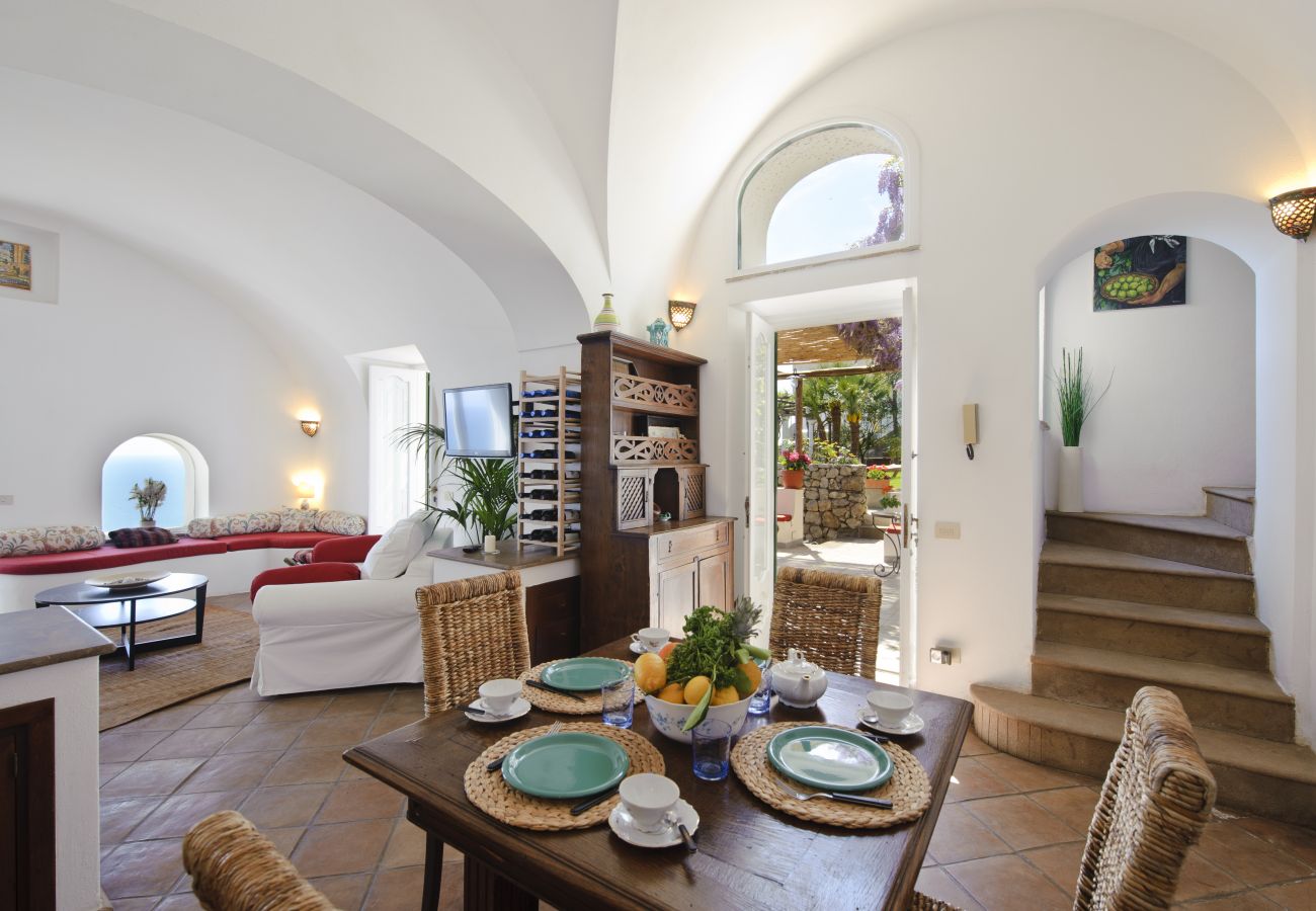 Ferienhaus in Praiano - Casale Fralisa - Wunderbare Terrasse und Whirlpool mit Meerblick