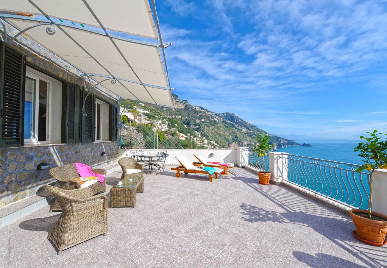 Ferienhaus in Praiano - Casa La Ulivella - Große Terrasse mit Meerblick