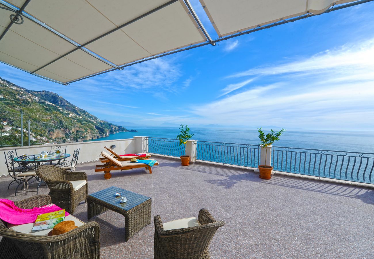 Ferienhaus in Praiano - Casa La Ulivella - Große Terrasse mit Meerblick