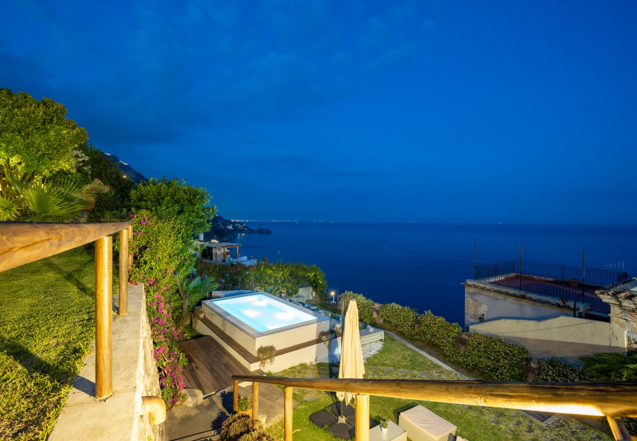 Villa in Praiano - Villa Panorama - Pool mit Meerblick und Sauna