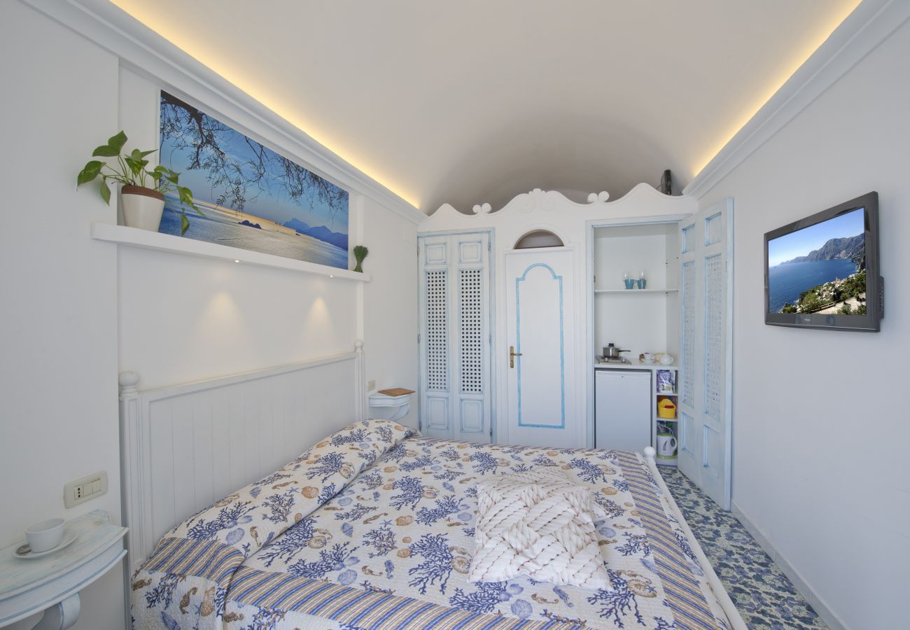 Studio in Praiano - Romantic Room - Set in the Rock, mit Blick auf das Meer