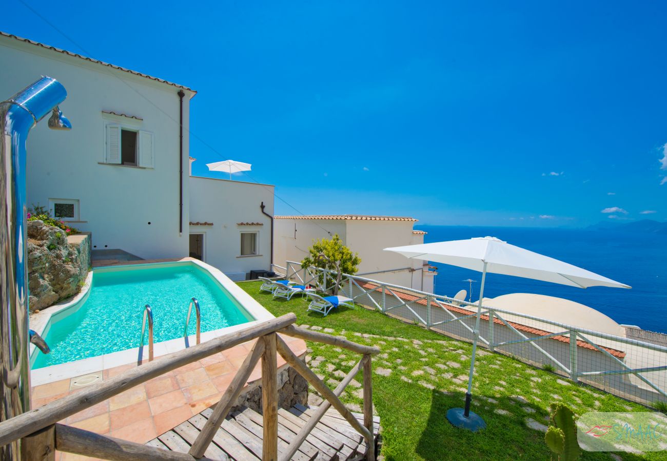 Villa in Praiano - Villa Imperati - Herrliche Villa mit Pool mit Blick auf das Meer