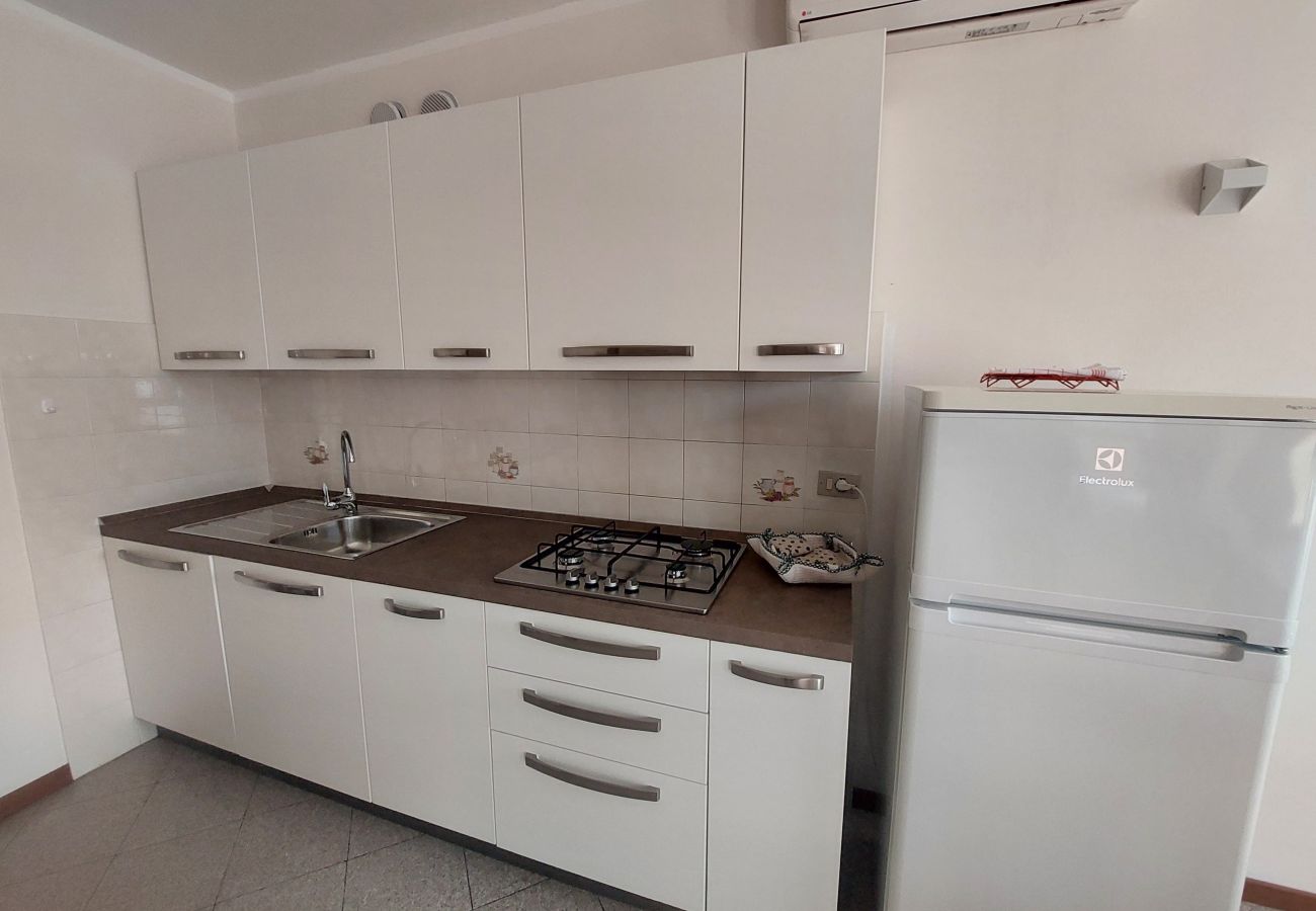 Ferienwohnung in Lazise - Regarda – Fewo Rosa Baccarat 5 mit Campingplatz und Strand Eintritt