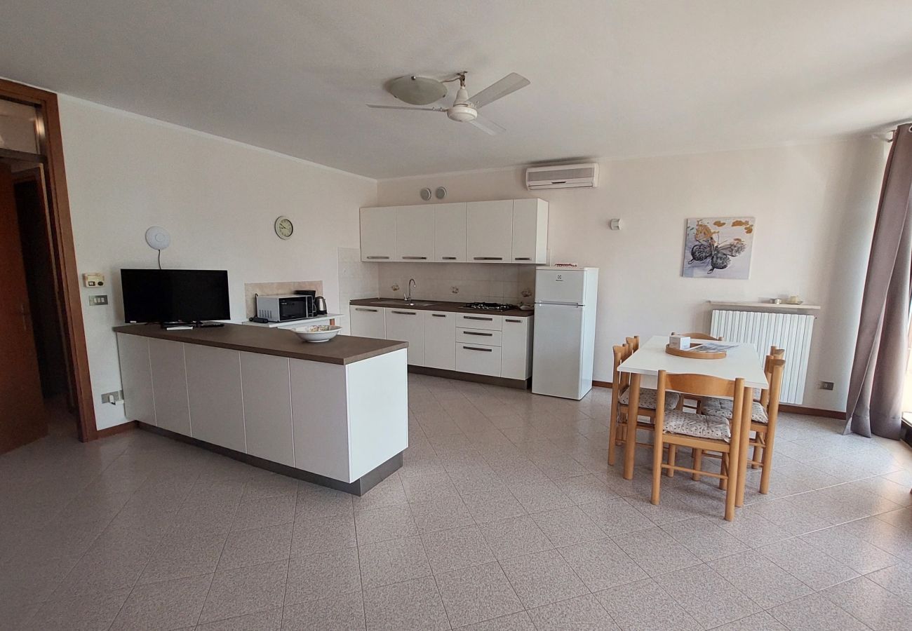 Ferienwohnung in Lazise - Regarda – Fewo Rosa Baccarat 5 mit Campingplatz und Strand Eintritt