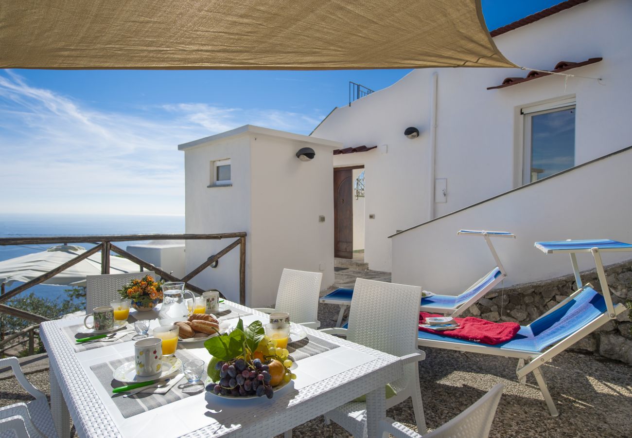 Ferienhaus in Praiano - Casa Punta Paradiso - Ruhiges und panoramisches Haus mit Blick auf das Meer