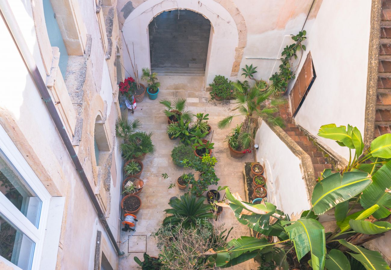 Ferienwohnung in Siracusa - Lio loft romantic apartment  stunning sea views by Dimore in Sicily