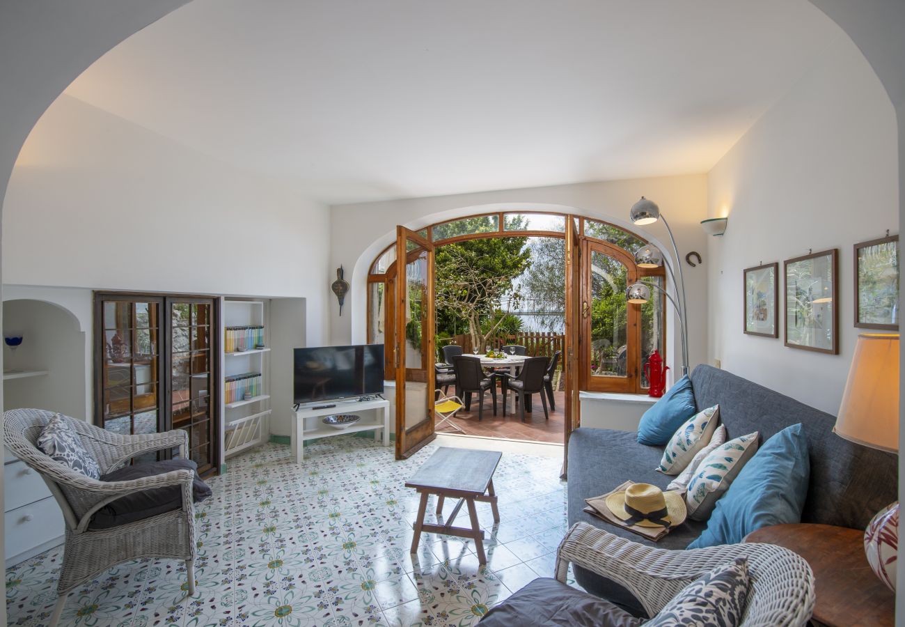 Ferienhaus in Praiano - Casa di Nonno Mario - Aussicht auf den Capri-Sonnenuntergang