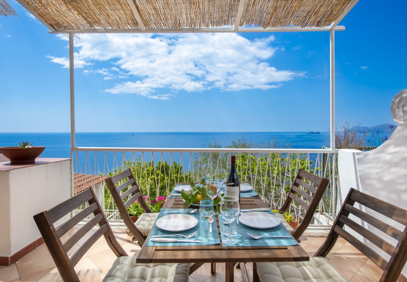 Ferienhaus in Praiano - Casa di Nonno Mario - Aussicht auf den Capri-Sonnenuntergang