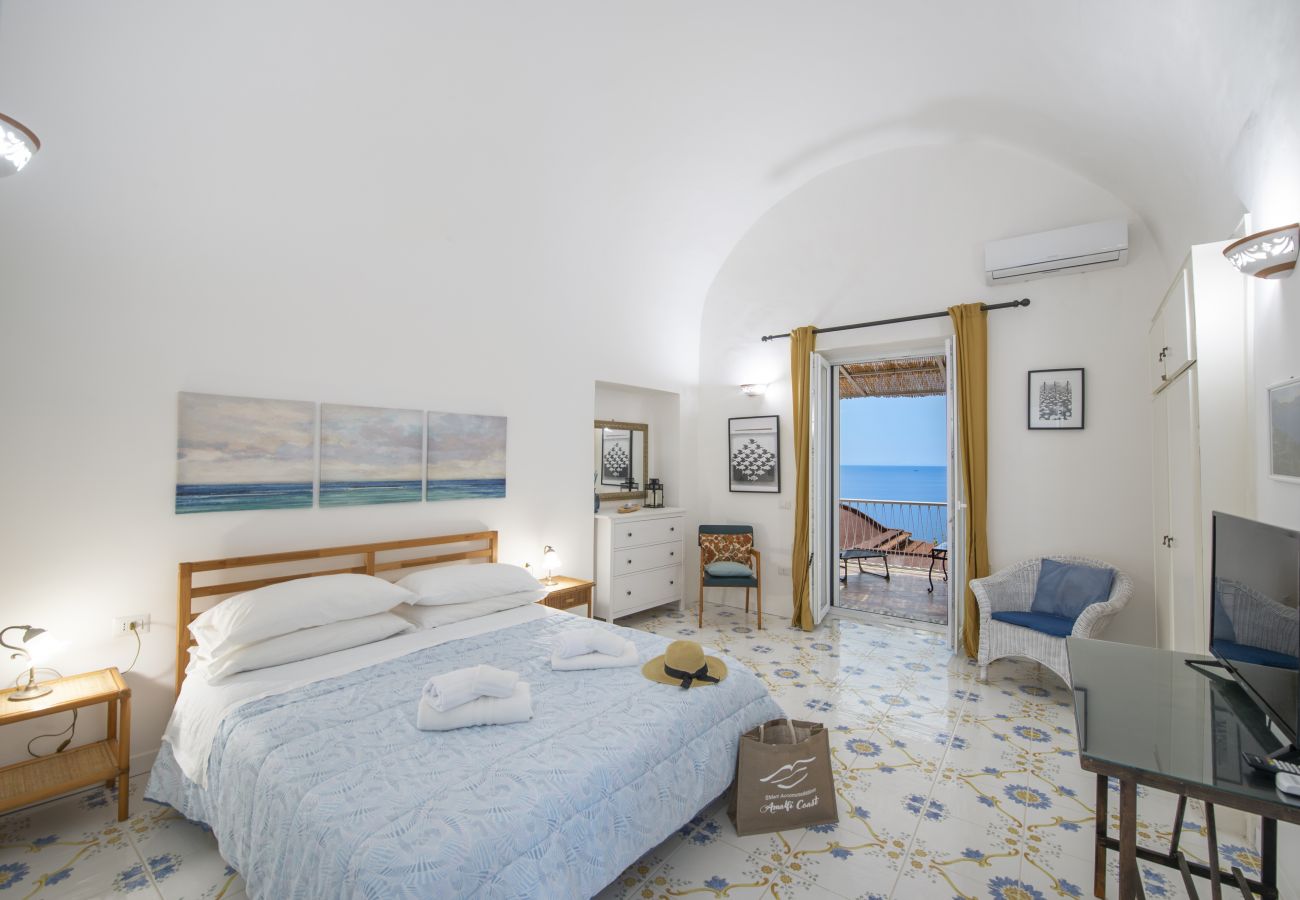 Ferienhaus in Praiano - Casa di Nonno Mario - Aussicht auf den Capri-Sonnenuntergang