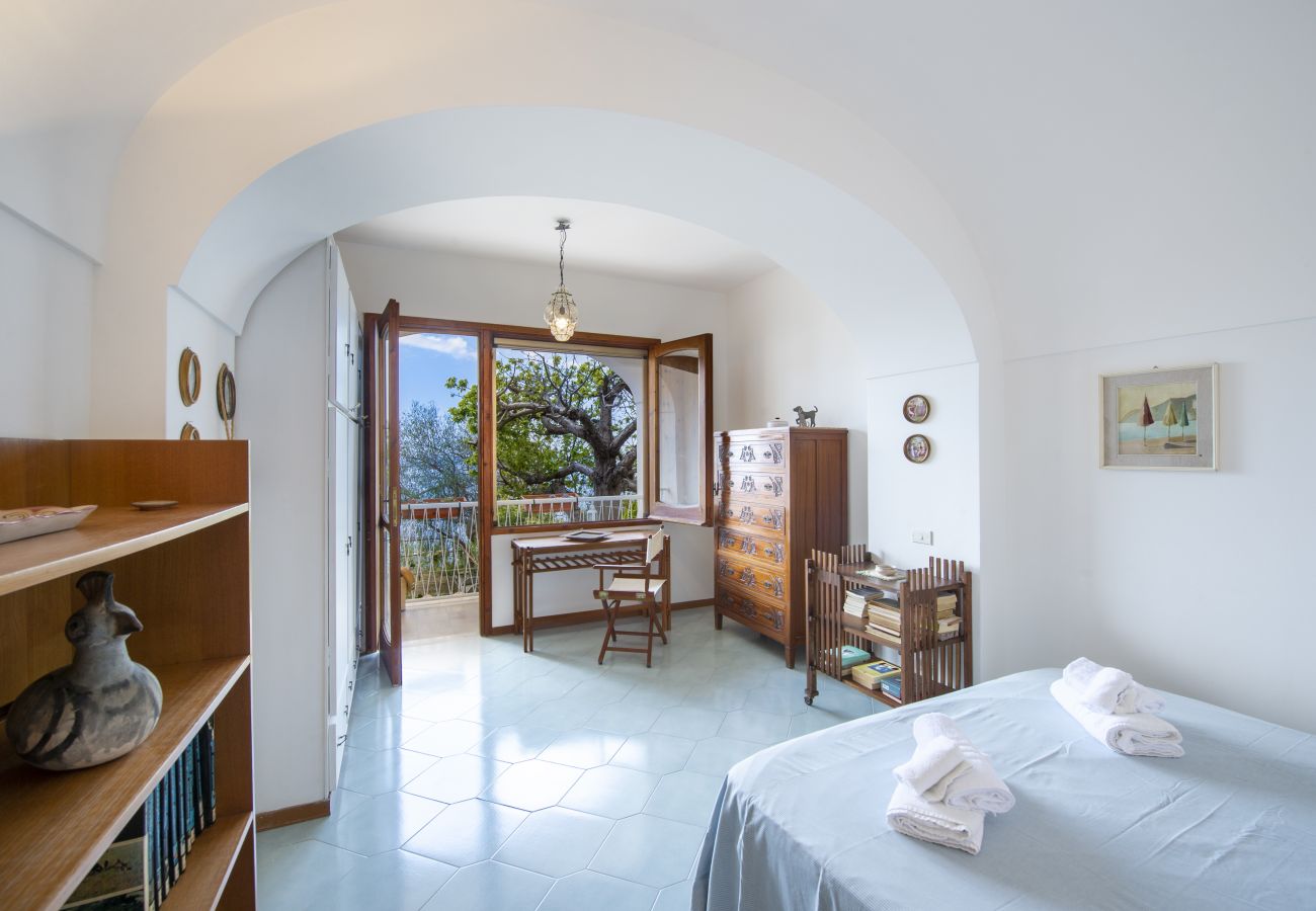 Ferienhaus in Praiano - Casa di Nonno Mario - Aussicht auf den Capri-Sonnenuntergang