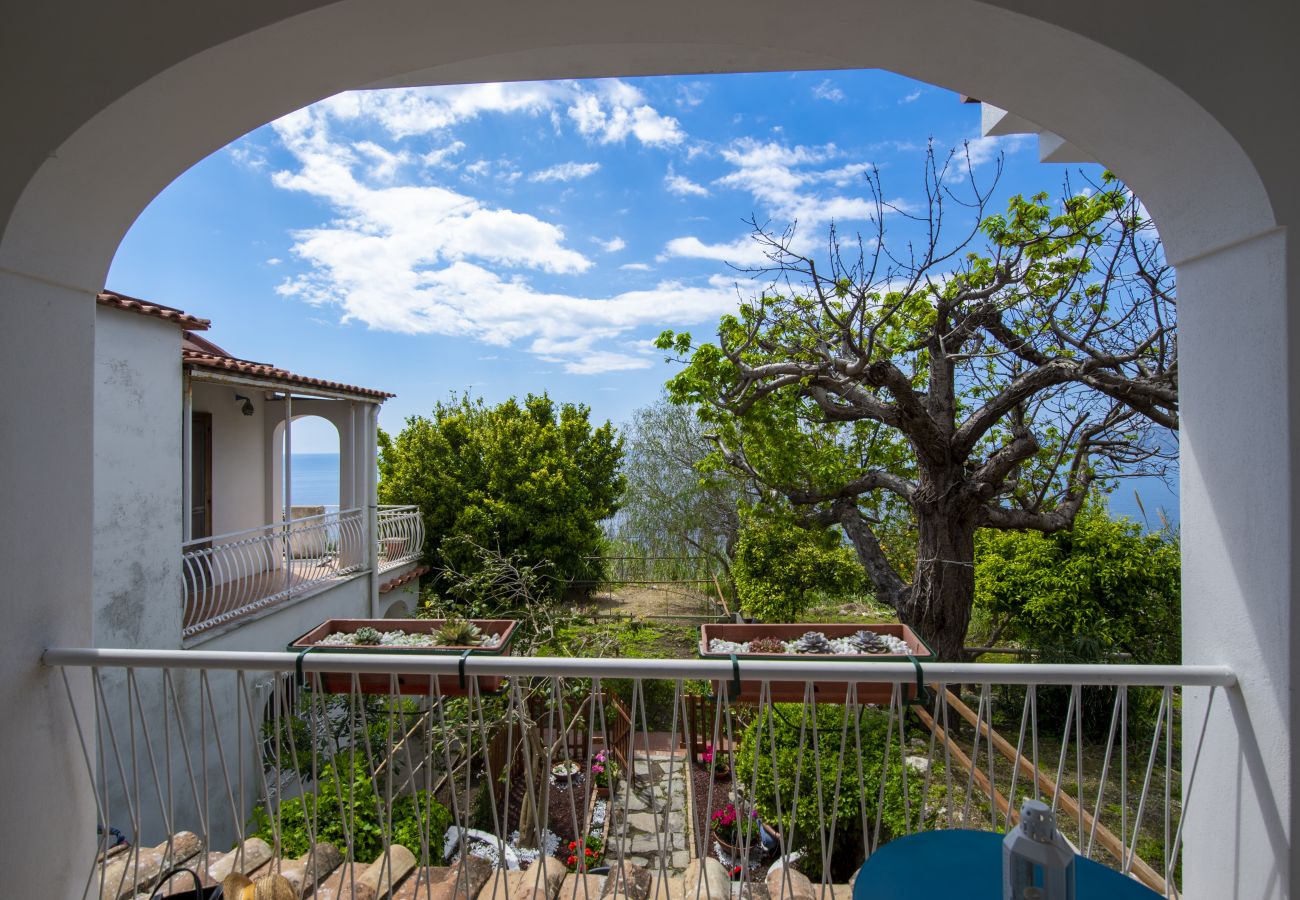 Ferienhaus in Praiano - Casa di Nonno Mario - Aussicht auf den Capri-Sonnenuntergang