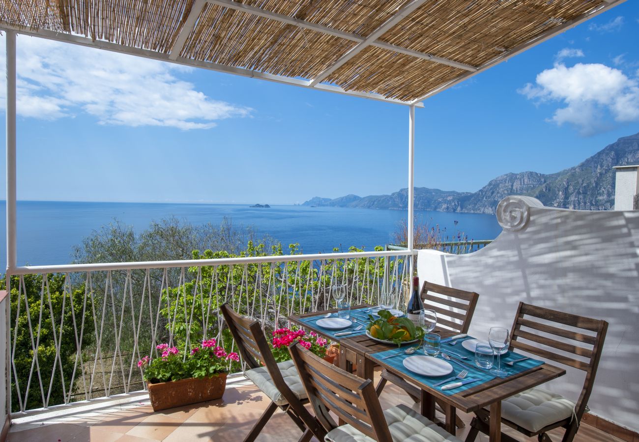 Ferienhaus in Praiano - Casa di Nonno Mario - Aussicht auf den Capri-Sonnenuntergang