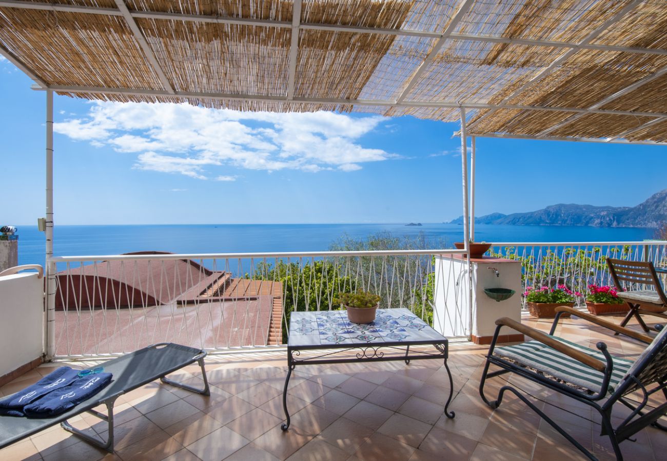 Ferienhaus in Praiano - Casa di Nonno Mario - Aussicht auf den Capri-Sonnenuntergang