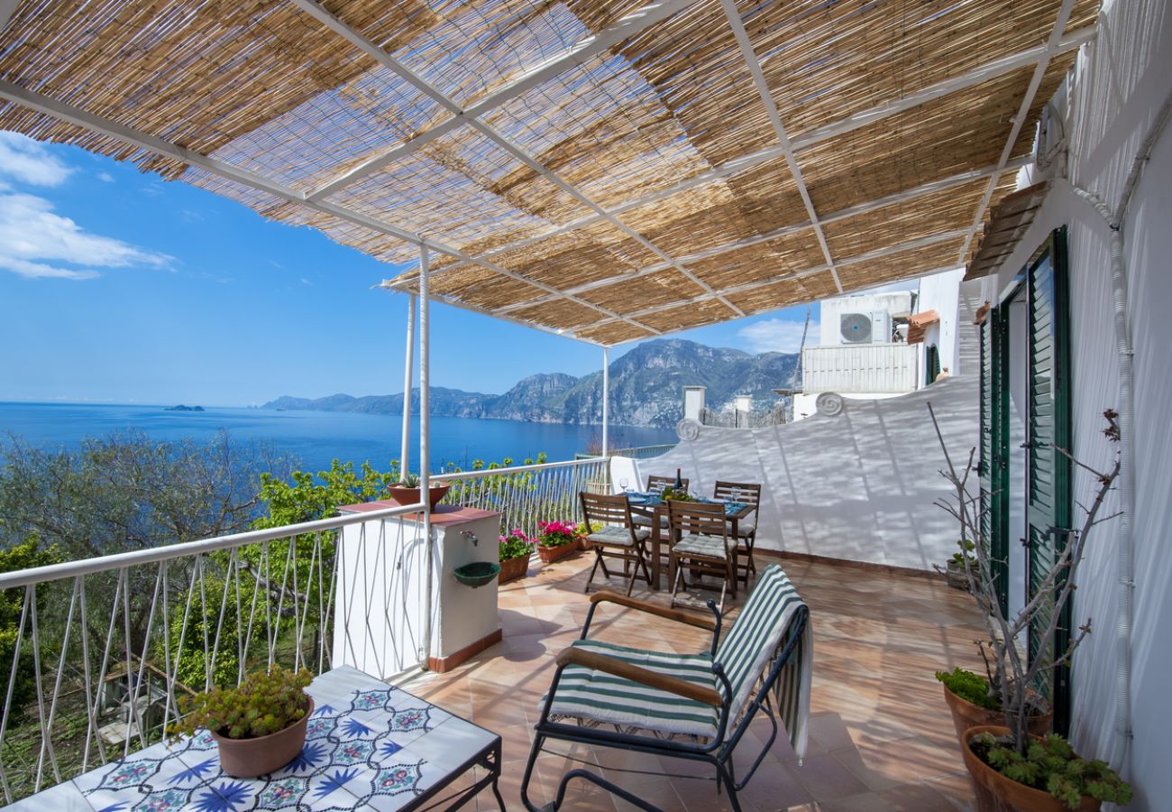 Ferienhaus in Praiano - Casa di Nonno Mario - Aussicht auf den Capri-Sonnenuntergang