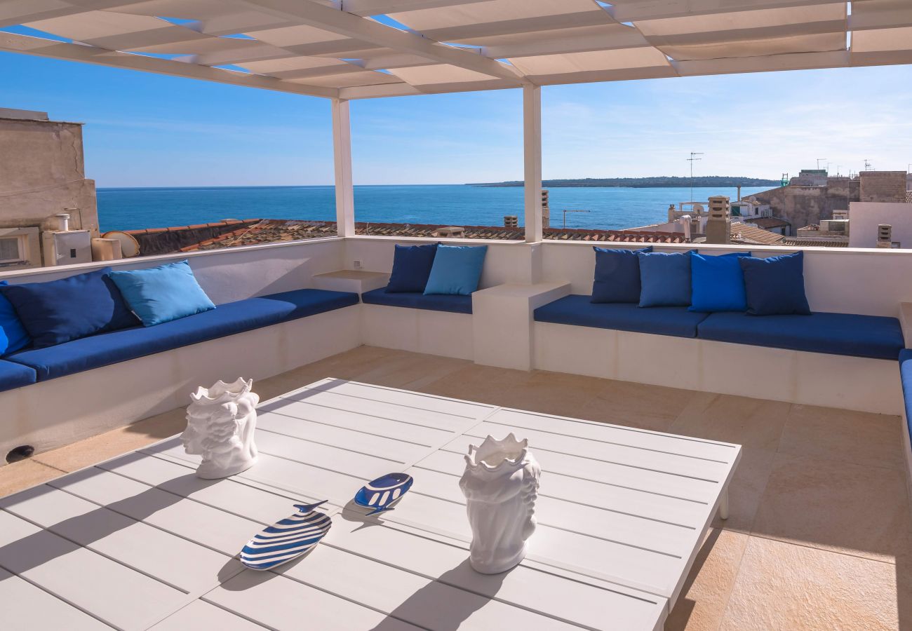 Ferienwohnung in Siracusa - Regine Luxury apartment stunning view