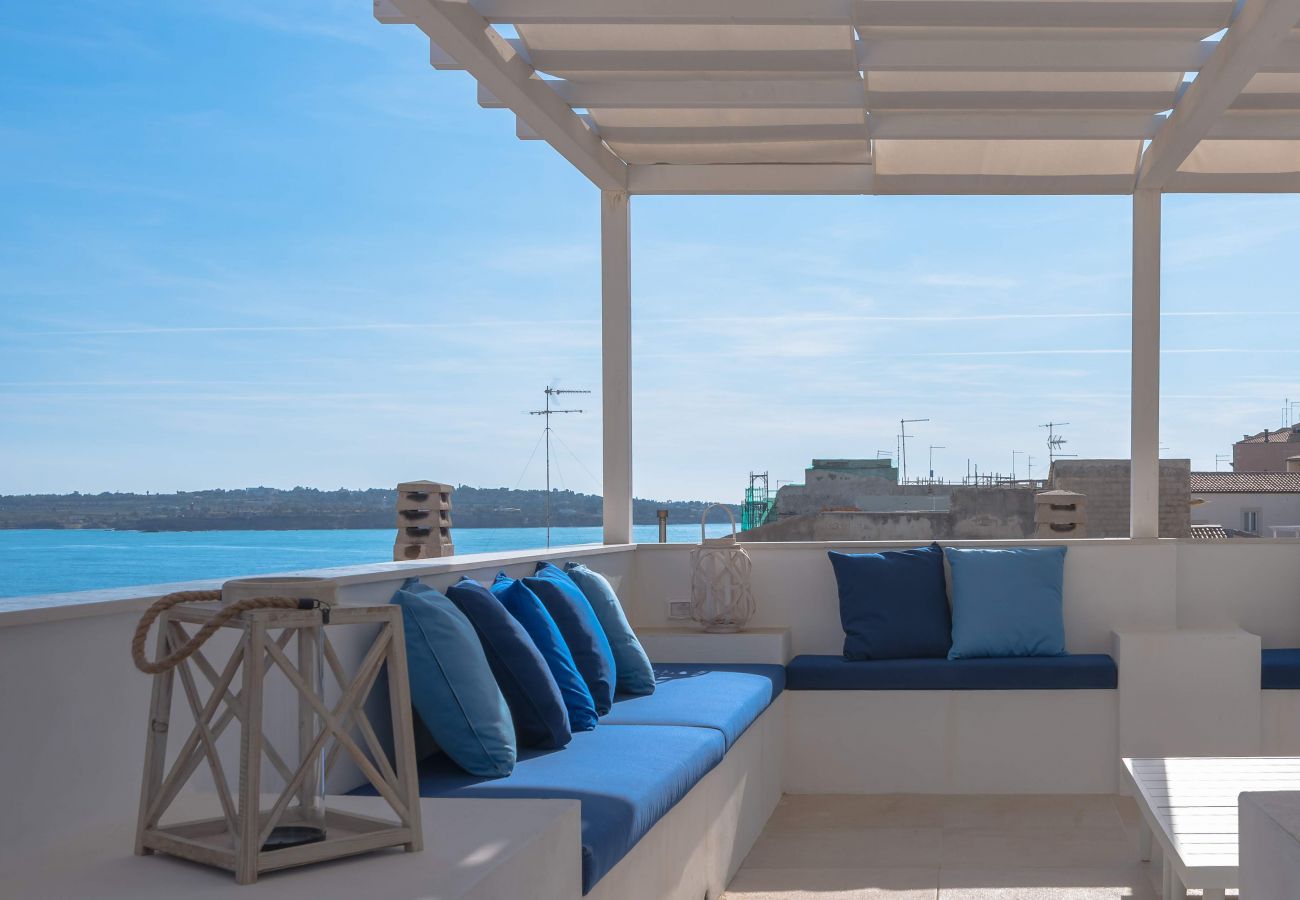 Ferienwohnung in Siracusa - Regine Luxury apartment stunning view