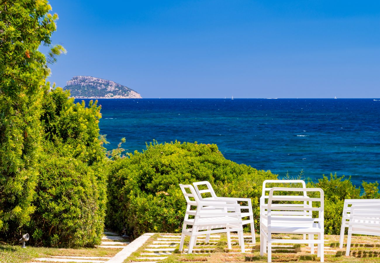 Villa Miriam - spektakulärer Meerblick in Mietvilla in Pittulongu, ideal für Urlaub auf Sardinien