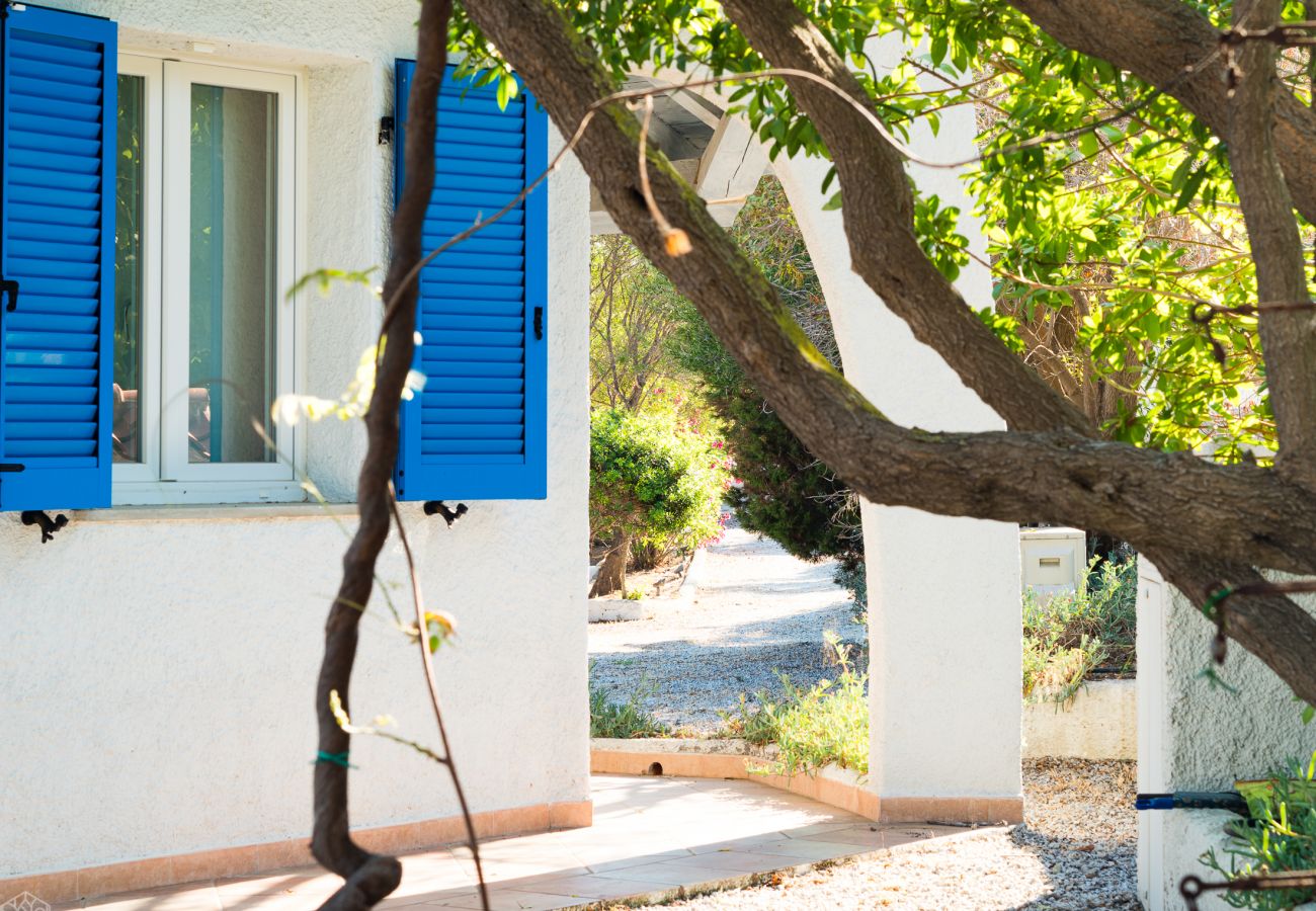 Villa Miriam - Mietvilla mit Meerblick in Pittulongu, ideal für Urlaub auf Sardinien