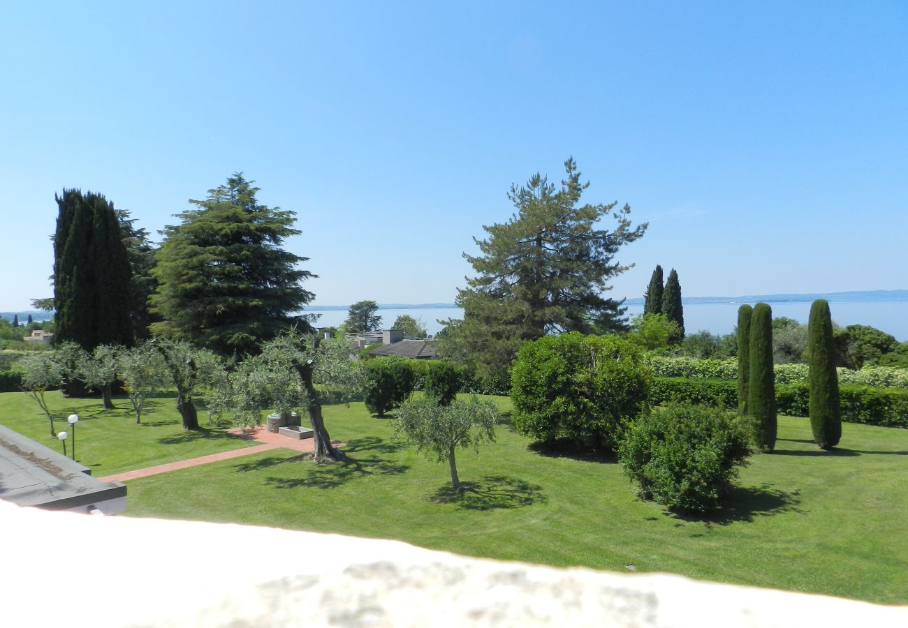 Ferienwohnung in Bardolino - Regarda - Ferienwohnung Blue View 1 mit Pool, Seeblick, Wlan, 1 Schlafzimmer