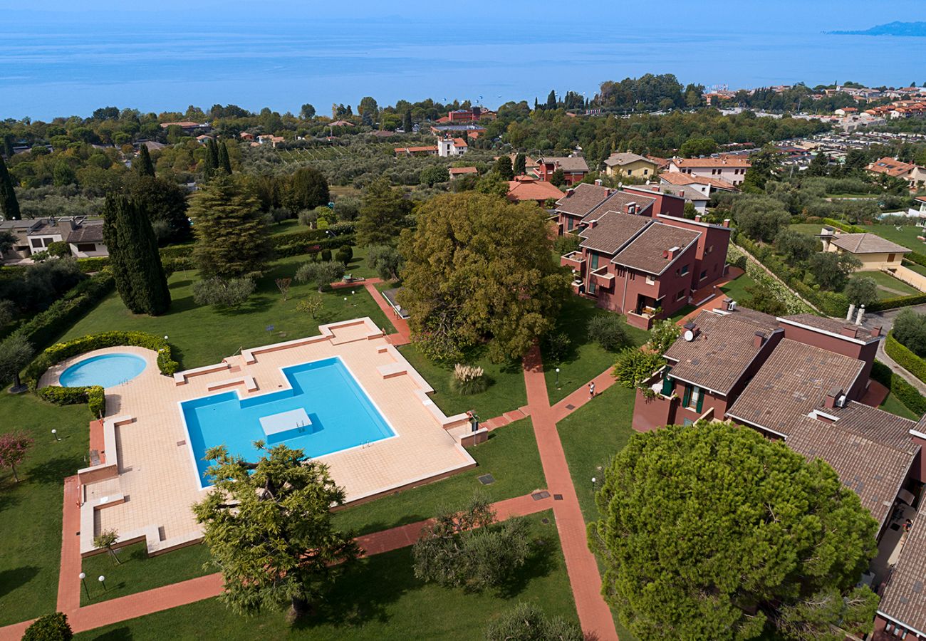 Ferienwohnung in Bardolino - Regarda - Ferienwohnung Blue View 1 mit Pool, Seeblick, Wlan, 1 Schlafzimmer