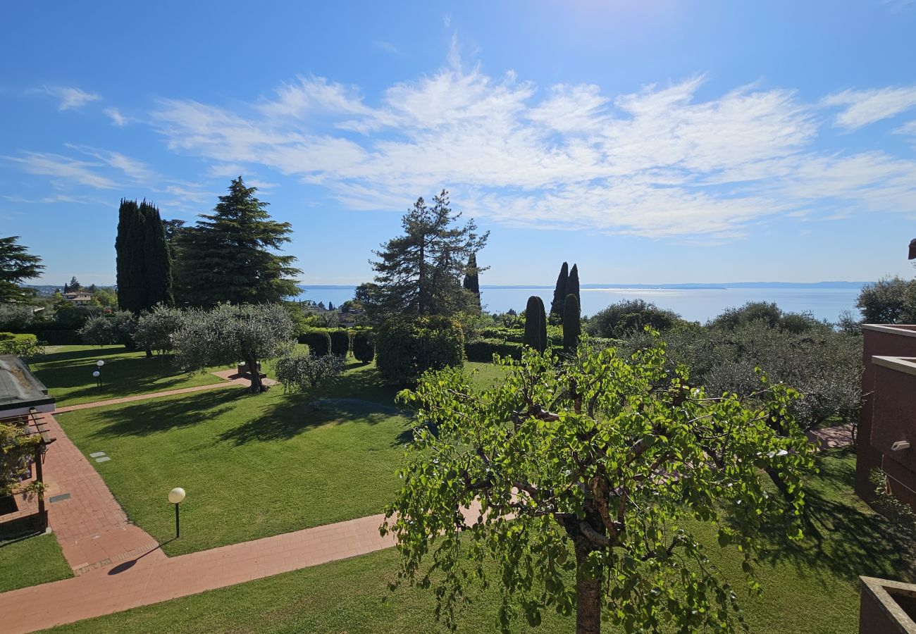 Ferienwohnung in Bardolino - Regarda - Ferienwohnung Blue View 1 mit Pool, Seeblick, Wlan, 1 Schlafzimmer