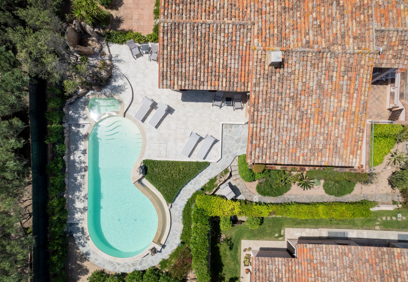 Villa Kiki - gepflegter Garten mit Entspannungsbereich, Klodge Ferienhaus auf Sardinien